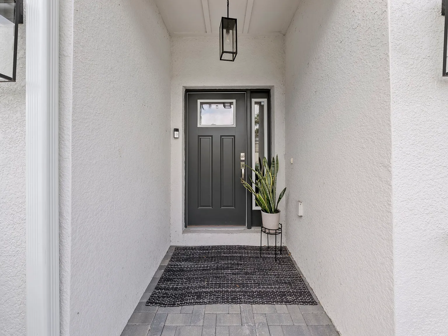 4302 W North B St — Photo 2