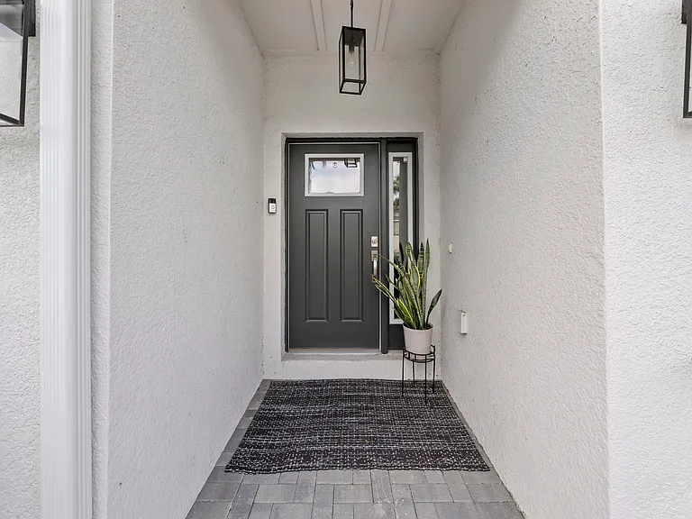 W North B St — Photo 2