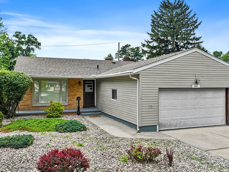 4637 Clover Ln — Photo 1