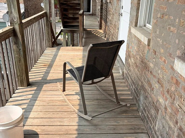 2501 S Lawndale Ave #2R — Photo 8