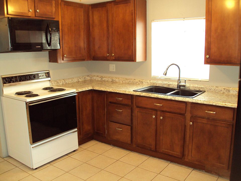 New kitchen cabinets and countertops!