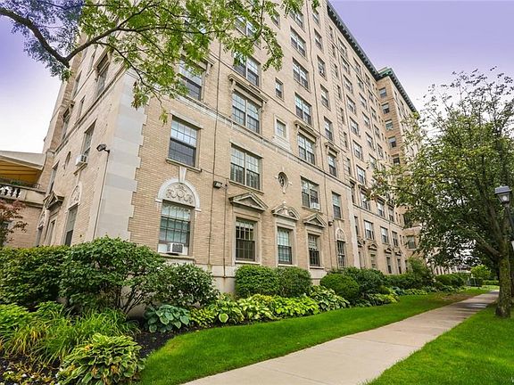 3rd image of 33 Gates Cir APT 9B