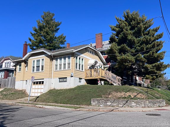 3rd image of 901 Rosemont Ave