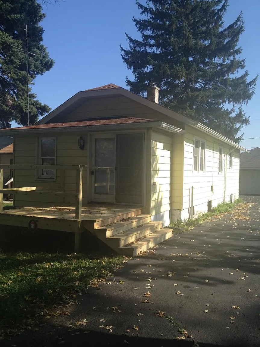304 Hartford Pl photo 1
