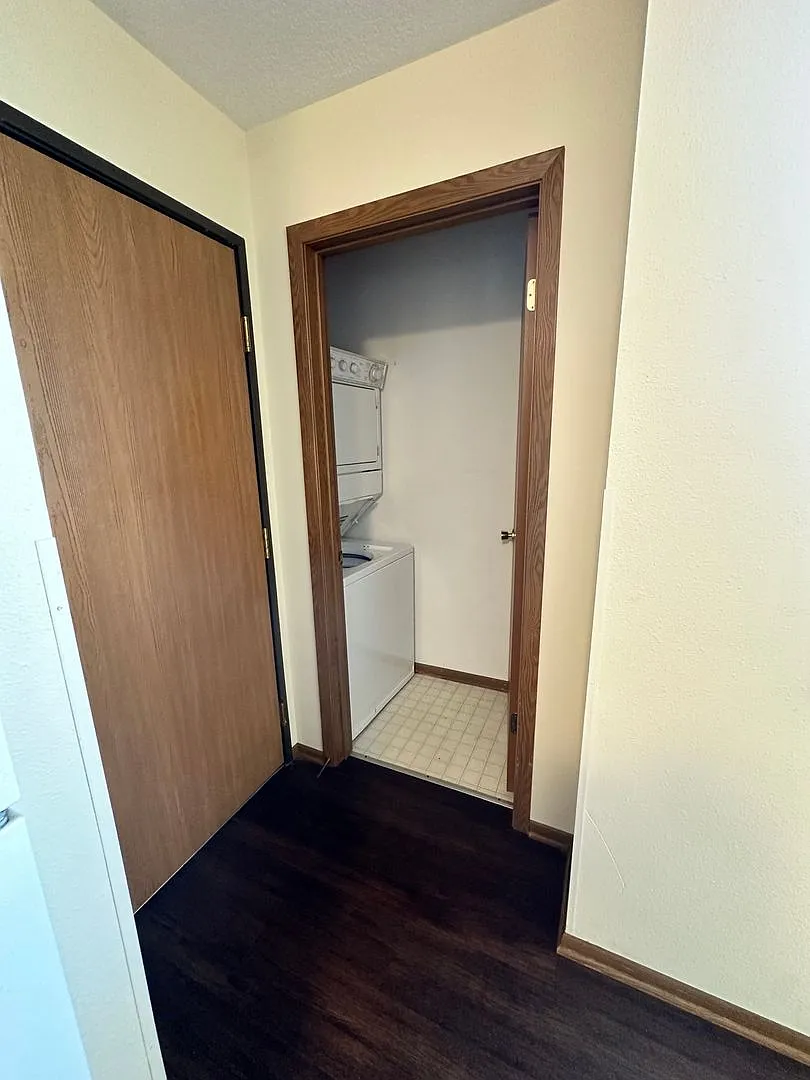 204 Jewel Drive — Photo 4