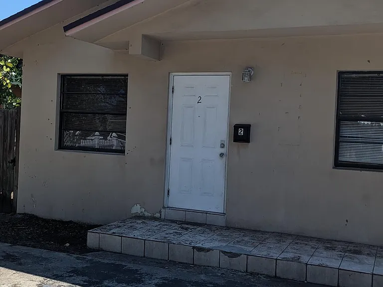 1944 Taft St #2 — Photo 3