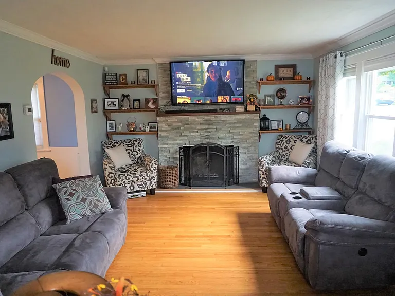 20 Beverly Pl — Photo 10