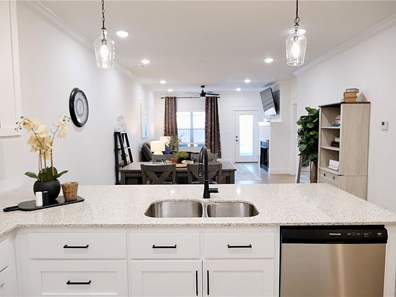 4th image of 1627 S 17th Pl