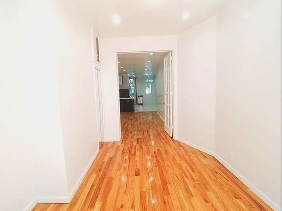 4th image of 137 N 9th St APT 1L