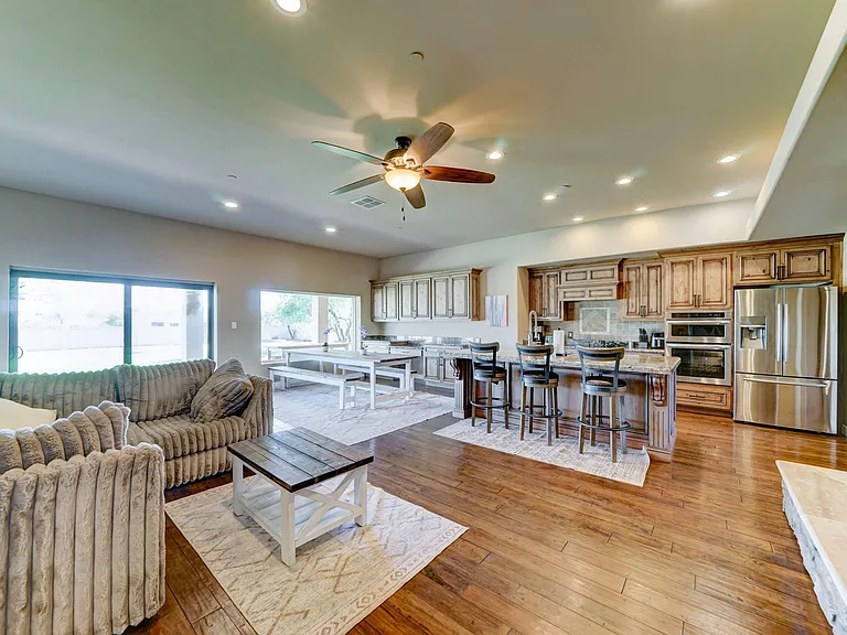 E Cactus Rd — Photo 10