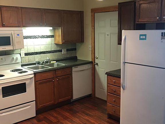 3rd image of 415 N Iris Dr APT 2