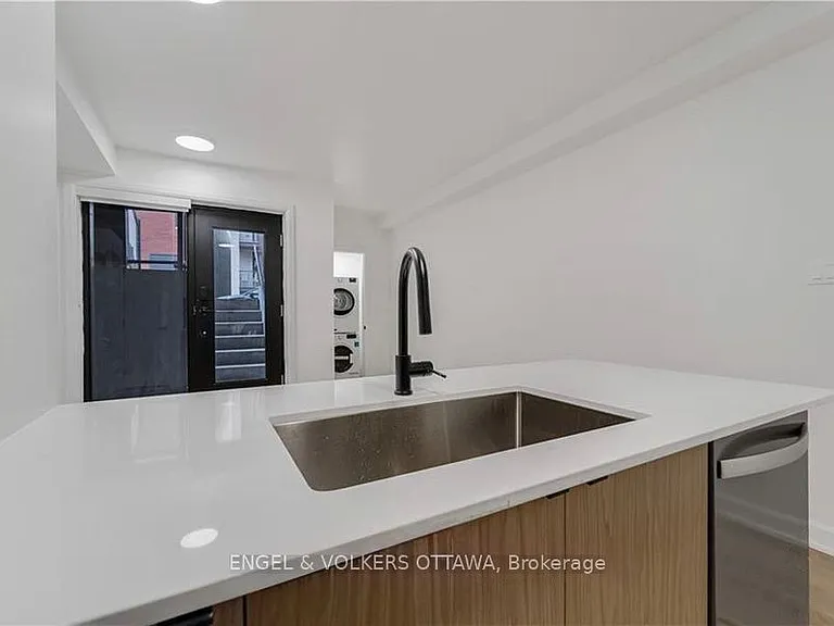 6 B Monk St #1 — Photo 7