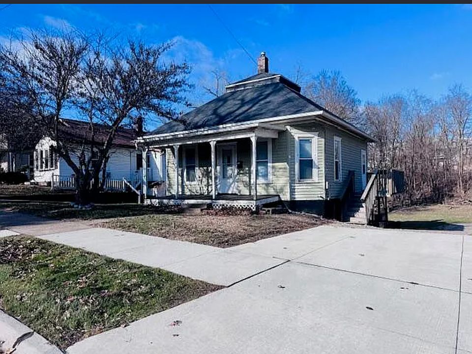 2nd image of 113 E Fulliam Ave