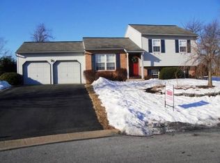 18 Laurel Ln, Lebanon, PA 17046