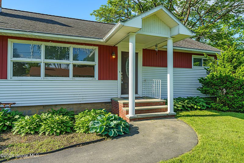 4th image of 4 Beechwood Drive