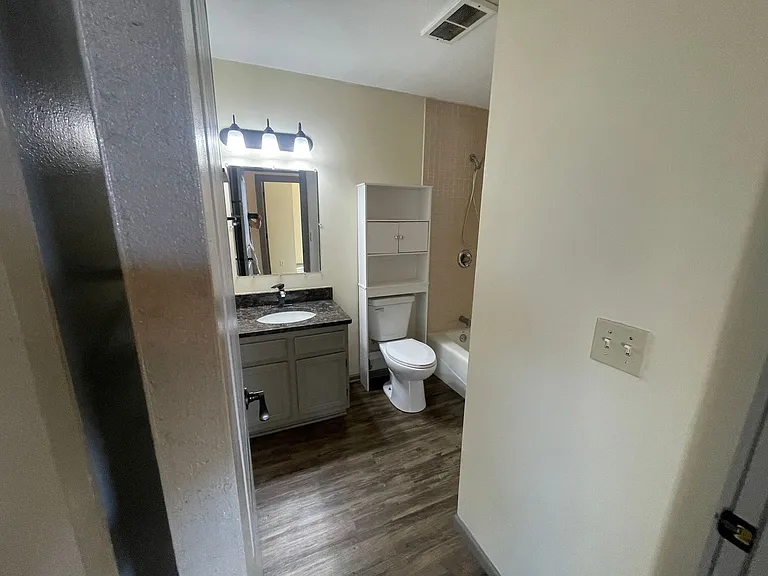 342-344 W. Main St (Commercial First Floor + 7 Apartments) — Photo 6