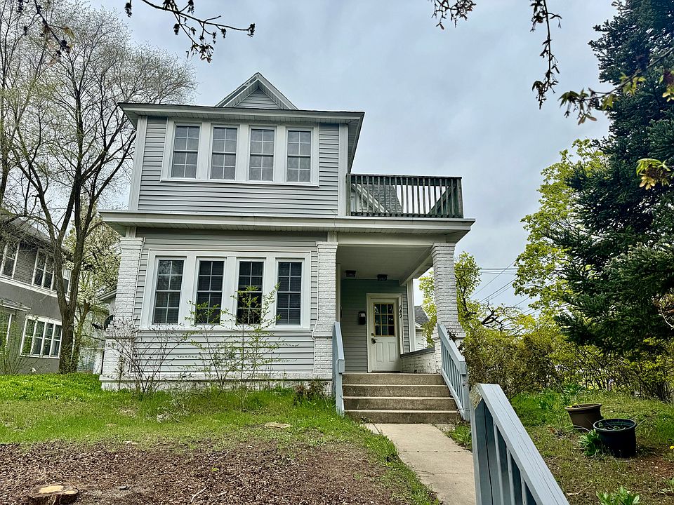 1st image of 12 Fairbanks St NE