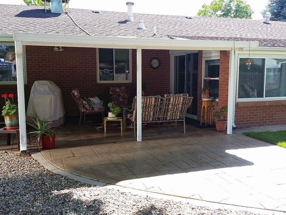 Covered patio w/stamp conc