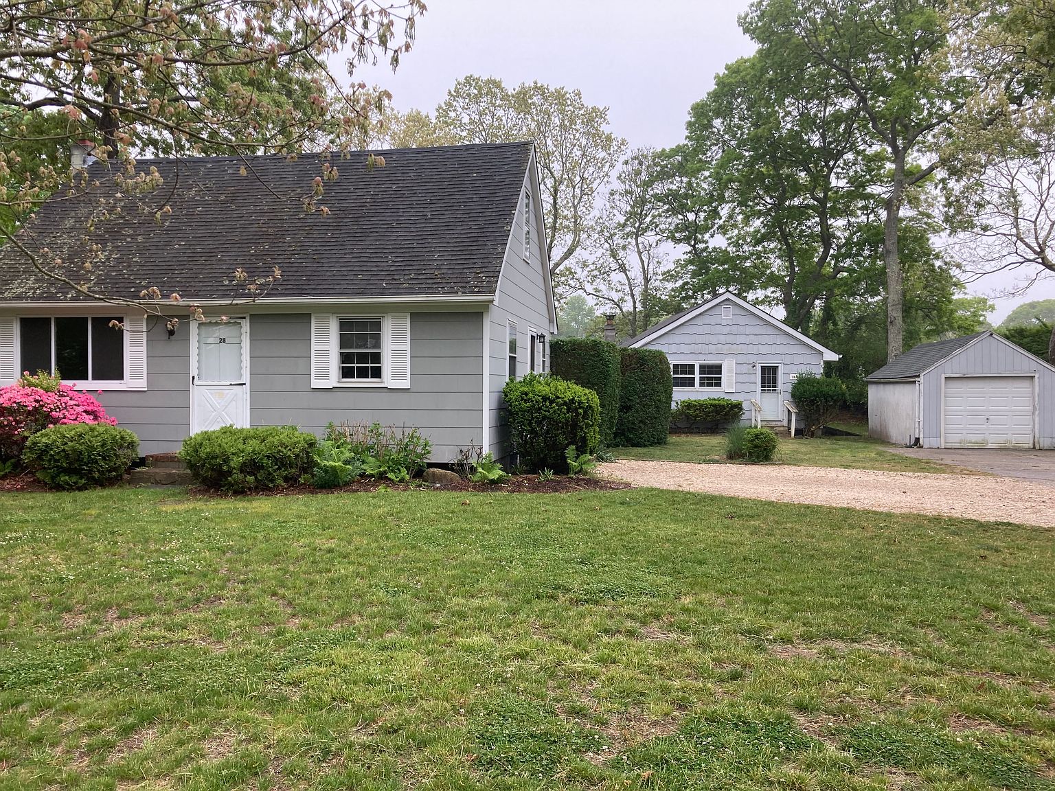28 Lynncliff Rd, Hampton Bays, NY 11946 Zillow