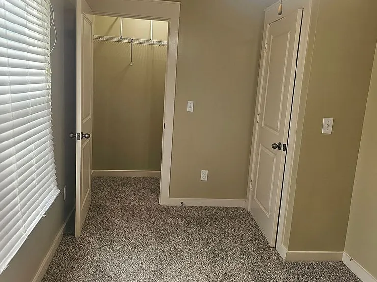 1679 Parktown Pl — Photo 9