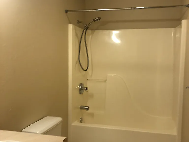 905 SE Stratford Ct — Photo 8