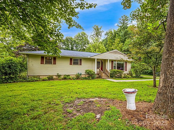 4th image of 1066 Maplewood Ct