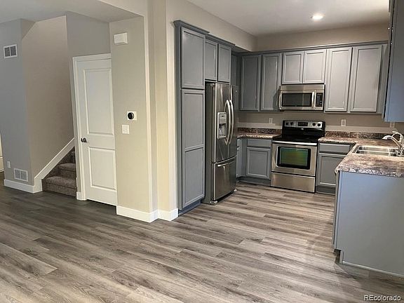 3rd image of 10269 Bellwether Ln