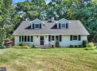 1557 Emig Rd, Spring Grove, PA 17362