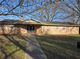 201 Robin Way St, Mount Vernon, TX 75457