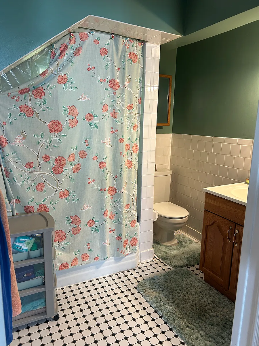 Building Photo - 5001 Roland Ave #1F