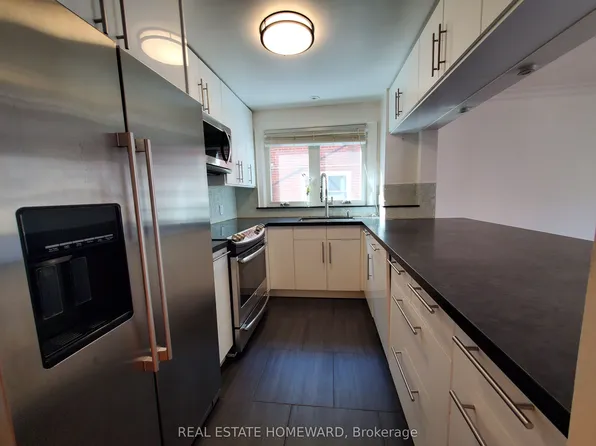 21 Love Cres, Toronto, ON M4E 1V6