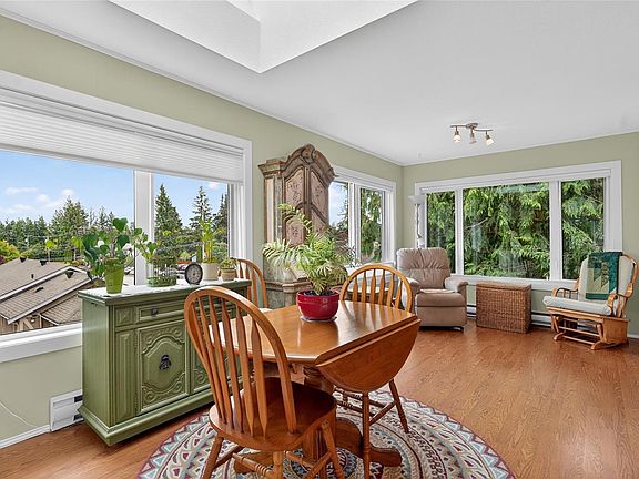 4th image of 219 Fern Rd W #7
