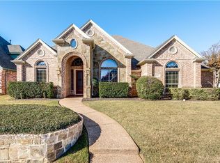 7913 Country Oak Dr, North Richland Hills, TX 76182