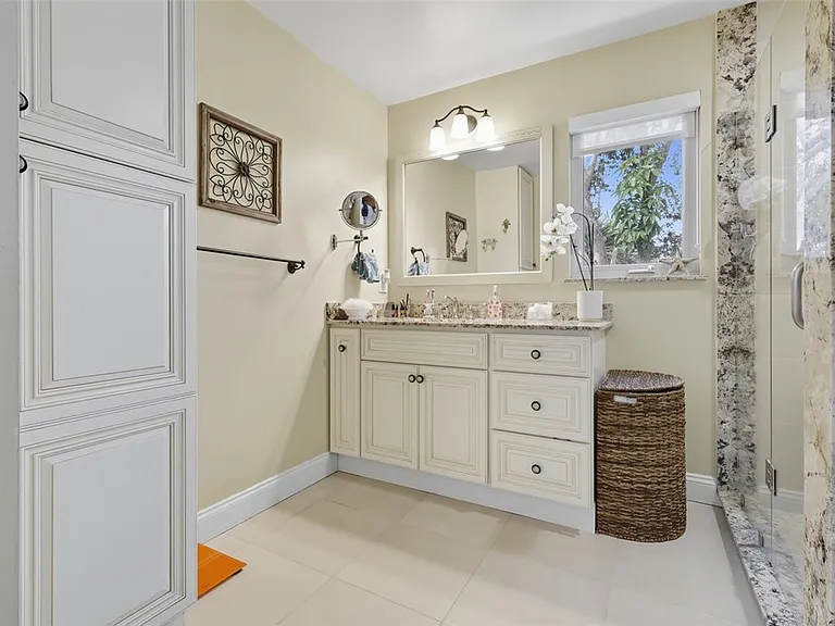 902 Tides Rd — Photo 15