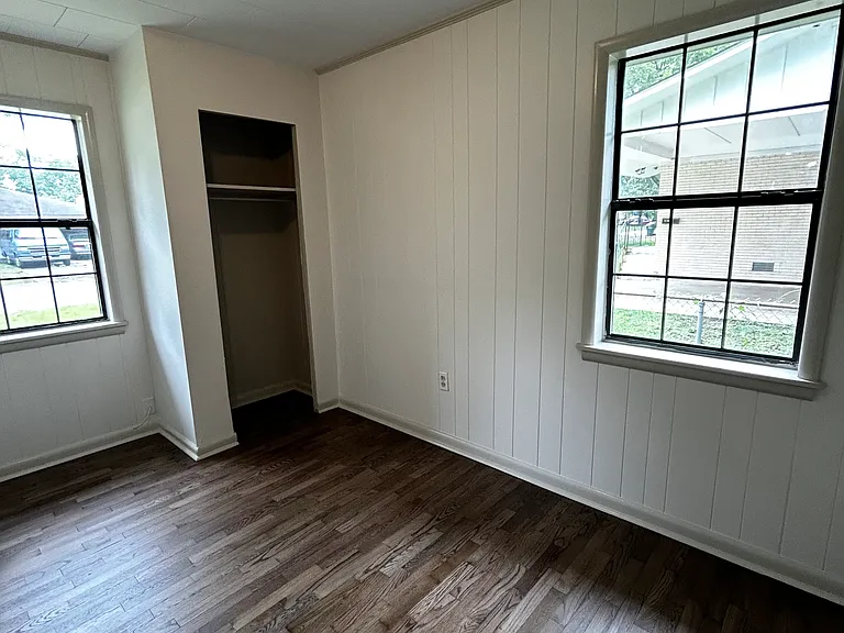 408 Angus St — Photo 11