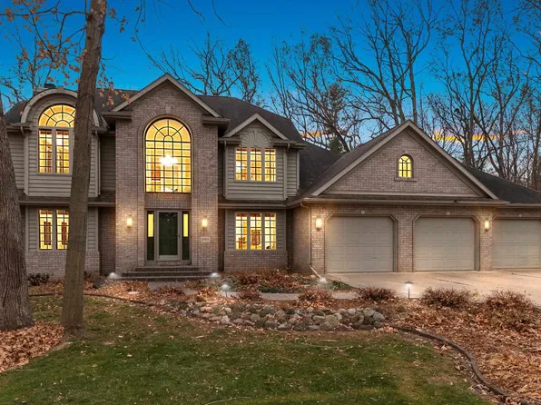 1789 Maidstone Cir, Green Bay, WI 54313
