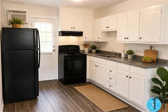 1400 Creech Rd #4 — Photo 1