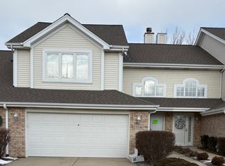 5536 Foxwoods Dr, Oak Lawn, IL 60453