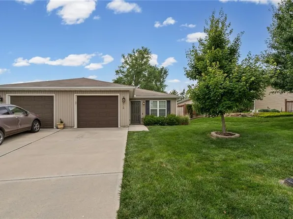 1719 Jo Ann Dr, Raymore, MO 64083