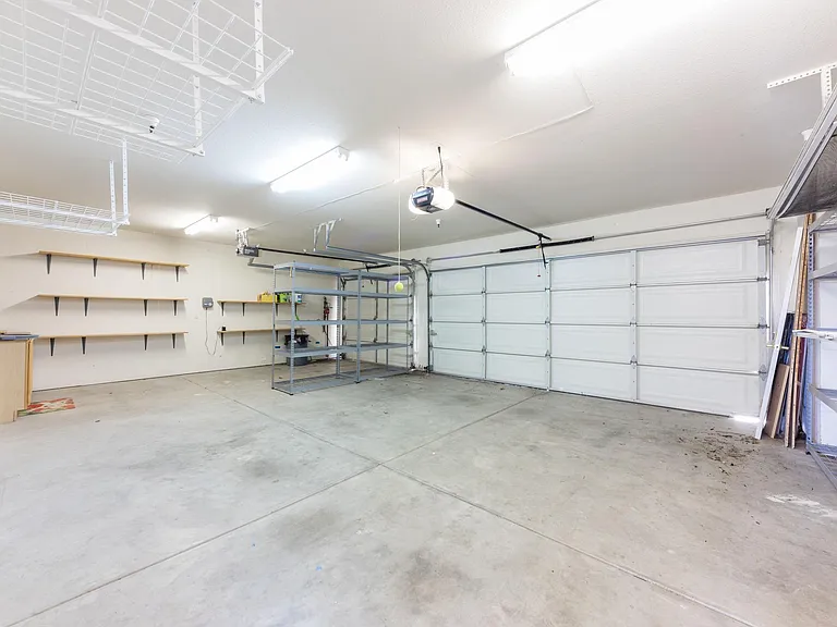 386 Goodwin Dr — Photo 28