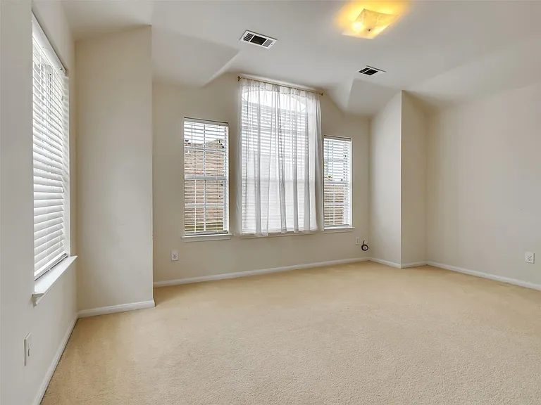 13315 Georgetown Dr — Photo 22