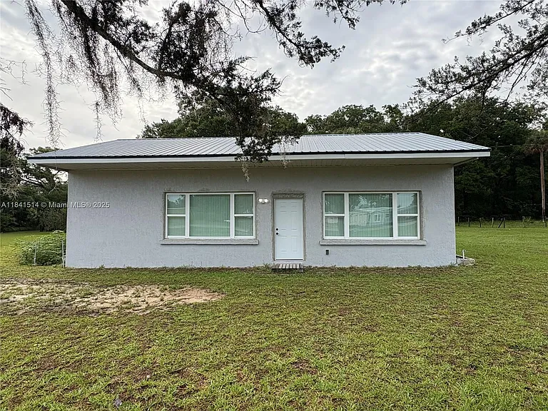 13485 NE Jacksonville Rd — Photo 1