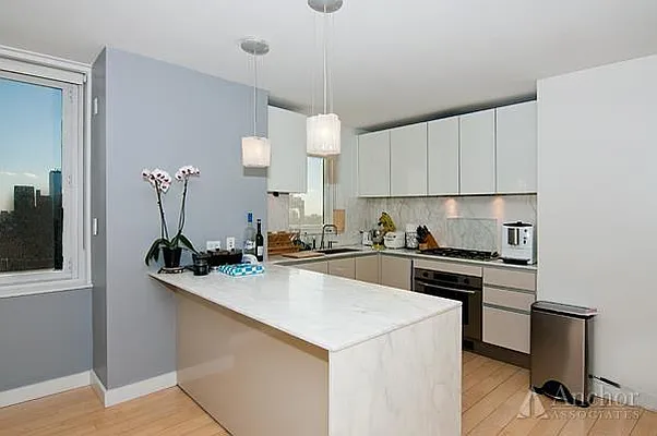 Rented by Anchor Associates | media 2