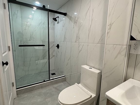 4th image of 507 Van Sicklen St #1