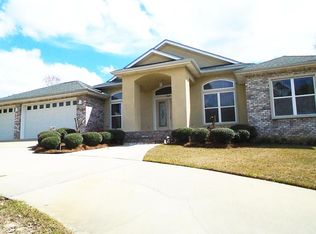 745 Country Club Dr, Defuniak Springs, FL 32435