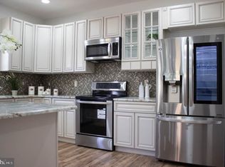 9408 Castle Dr, Upper Marlboro, MD 20772