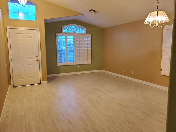 3rd image of 871 E Orchid Ln