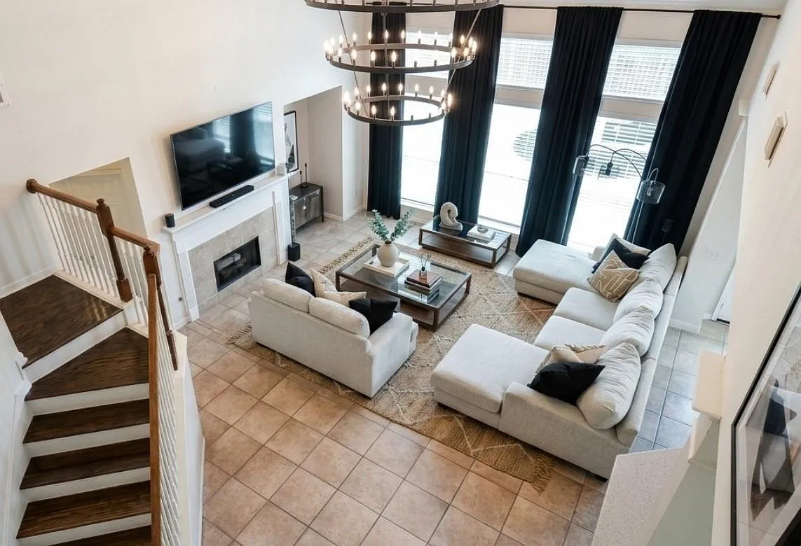 4 bed, 3.5 bath, 3438 sqft, $3,500 — Photo 3