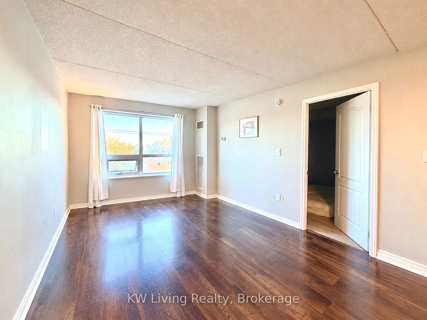 4600 Steeles Ave E — Photo 4
