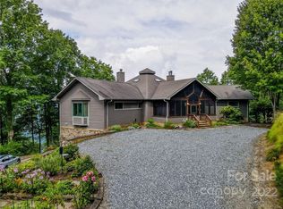 1959 Forest Run Rd, Whittier, NC 28789